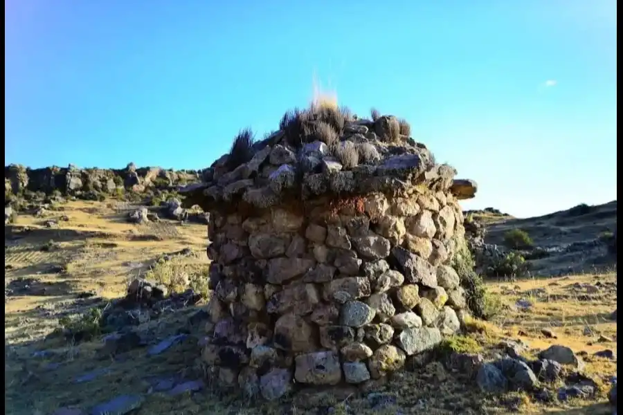 Imagen Sitio Arqueológico De Marcapuchungo - Imagen 4