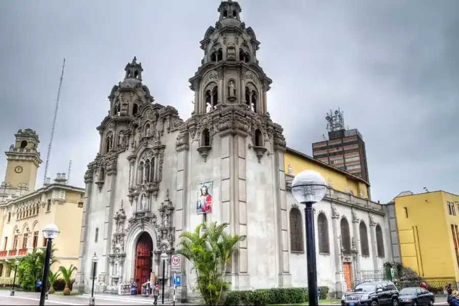 Imagen Iglesia Matriz Virgen Milagrosa - Imagen 1