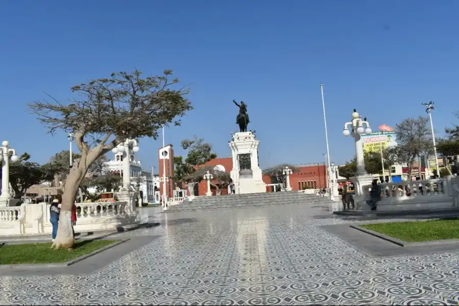 Imagen Plaza De Armas De Pisco - Imagen 6