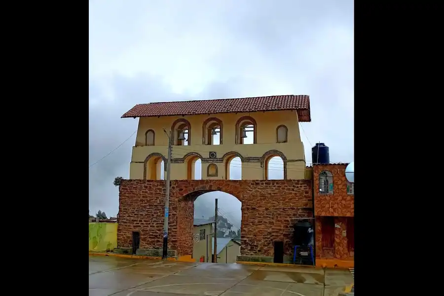 Imagen Portada Colonial De San Pedro De Pillao - Imagen 1