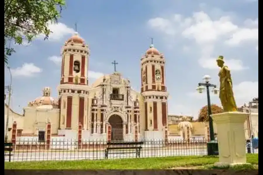 Imagen Iglesia Santa Lucía De Ferreñafe - Imagen 1