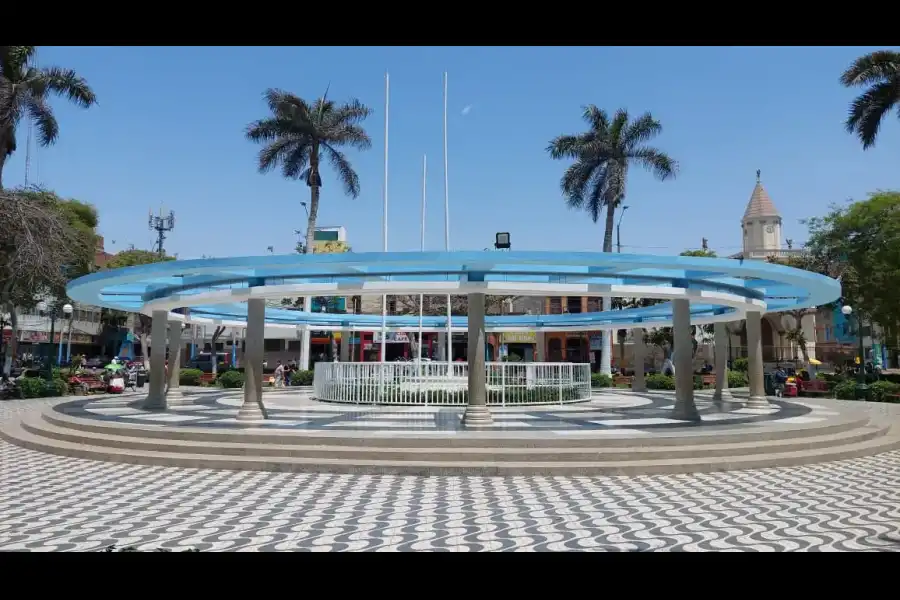 Imagen Plaza De Armas De Huacho - Imagen 1