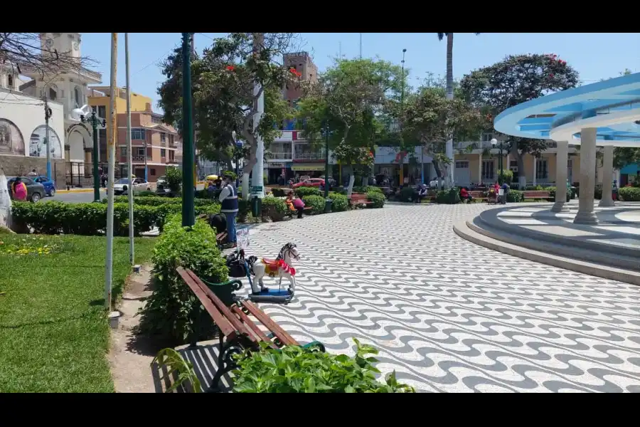 Imagen Plaza De Armas De Huacho - Imagen 4