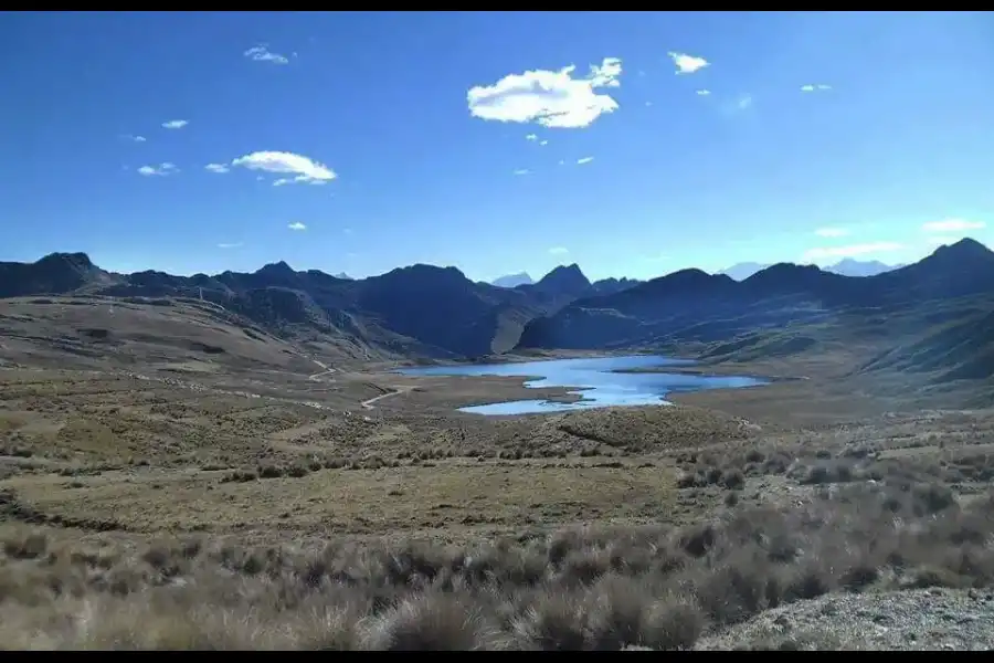 Imagen Laguna Huachucocha - Imagen 4