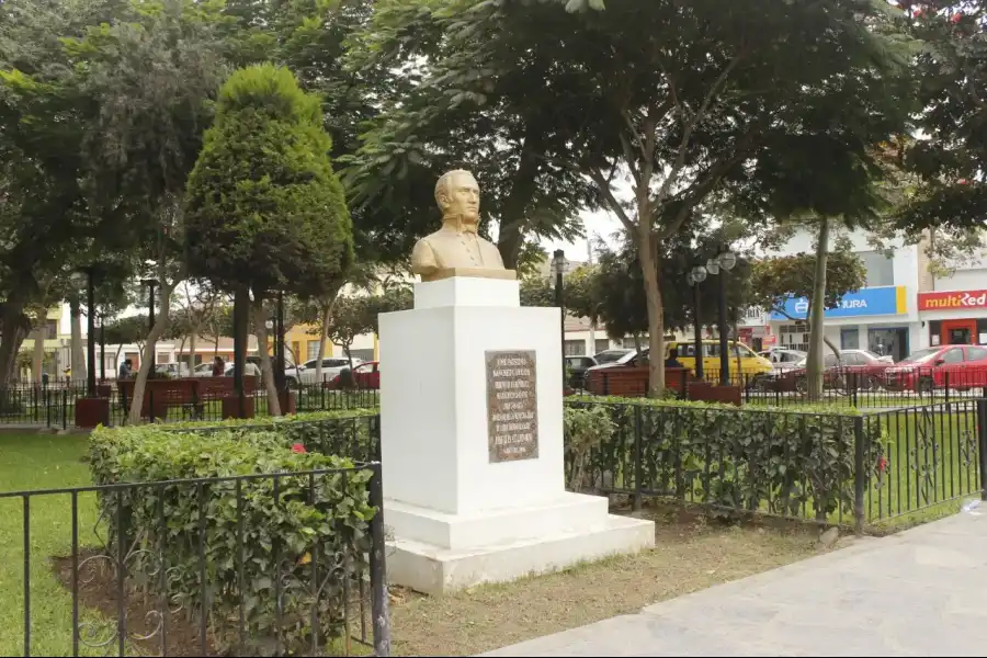 Imagen Plaza De Armas De Lurín - Imagen 3