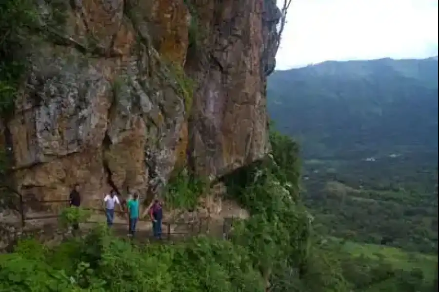 Imagen Mirador Natural Del Cerro Huayanay - Imagen 1