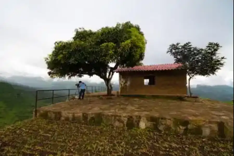 Imagen Mirador Natural Del Cerro Huayanay - Imagen 4