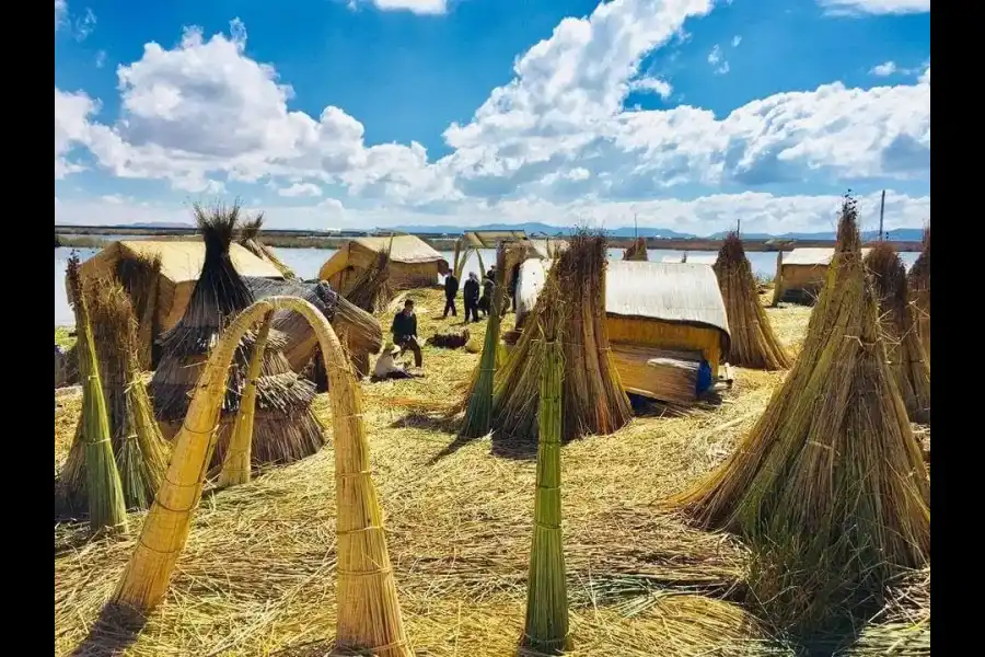 Imagen Islas Flotantes De Uros Titino - Imagen 1