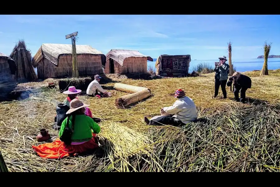 Imagen Islas Flotantes De Uros Titino - Imagen 3