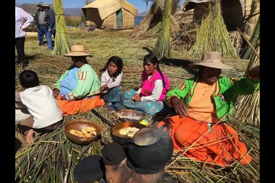 Imagen Islas Flotantes De Uros Titino - Imagen 9